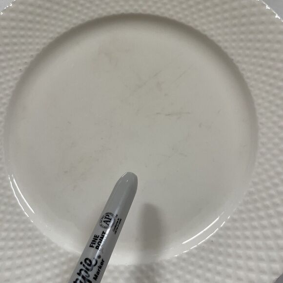 Mikasa Bone China Huntington Set of 4 Salad Plates 8 1/4" White Dishes - Picture 8 of 10